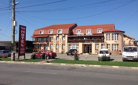 Hotel Adial